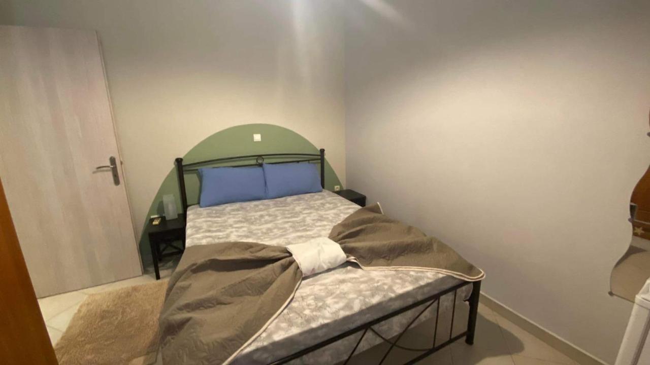 פיראוס Cozy Minimal Apartment מראה חיצוני תמונה